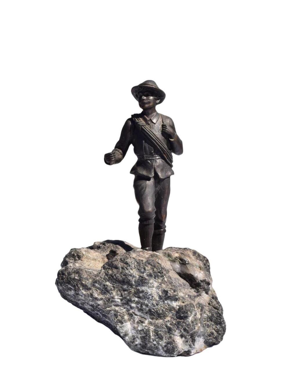 Continental Bronze Young Hunter on Mineral Base